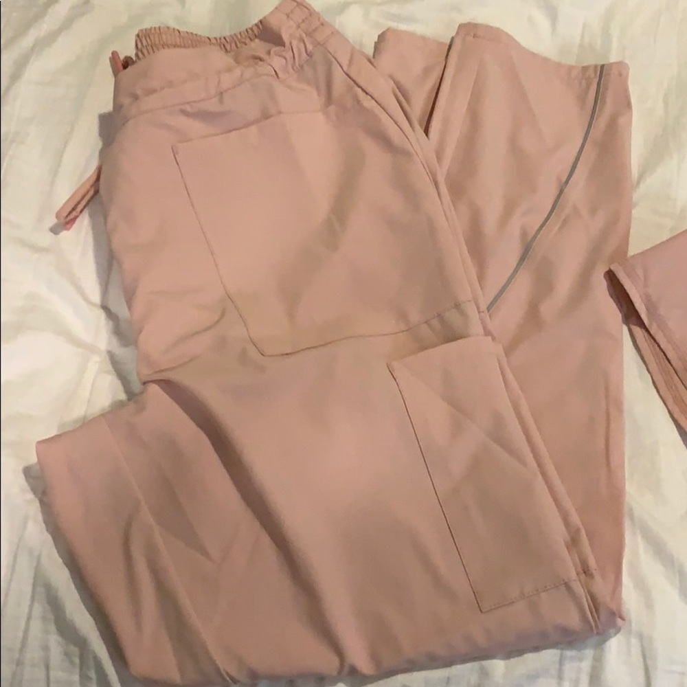 Jaanuu XL scrub top and large pants. Matching set